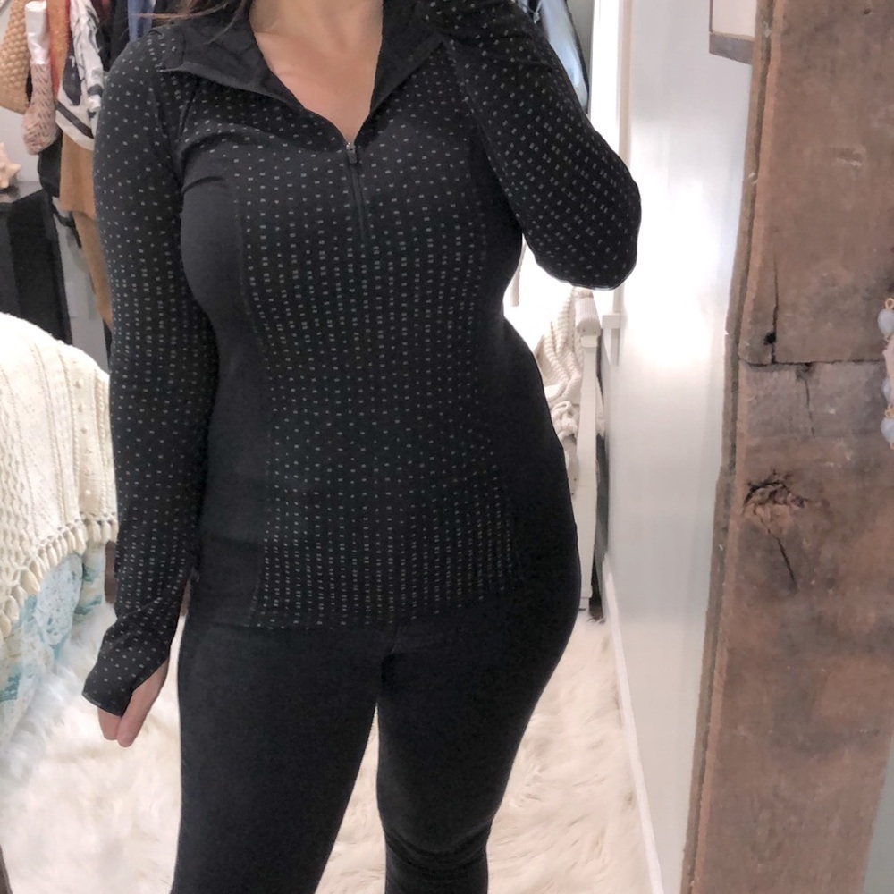 Xersion small hooded reflective athletic pullover